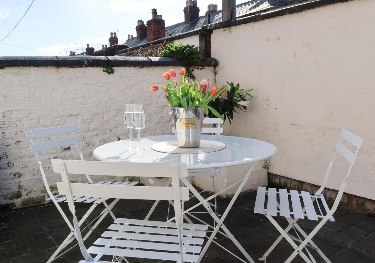 Luxury Living Outside The City Walls - Sleeps Six! Chester Exterior foto